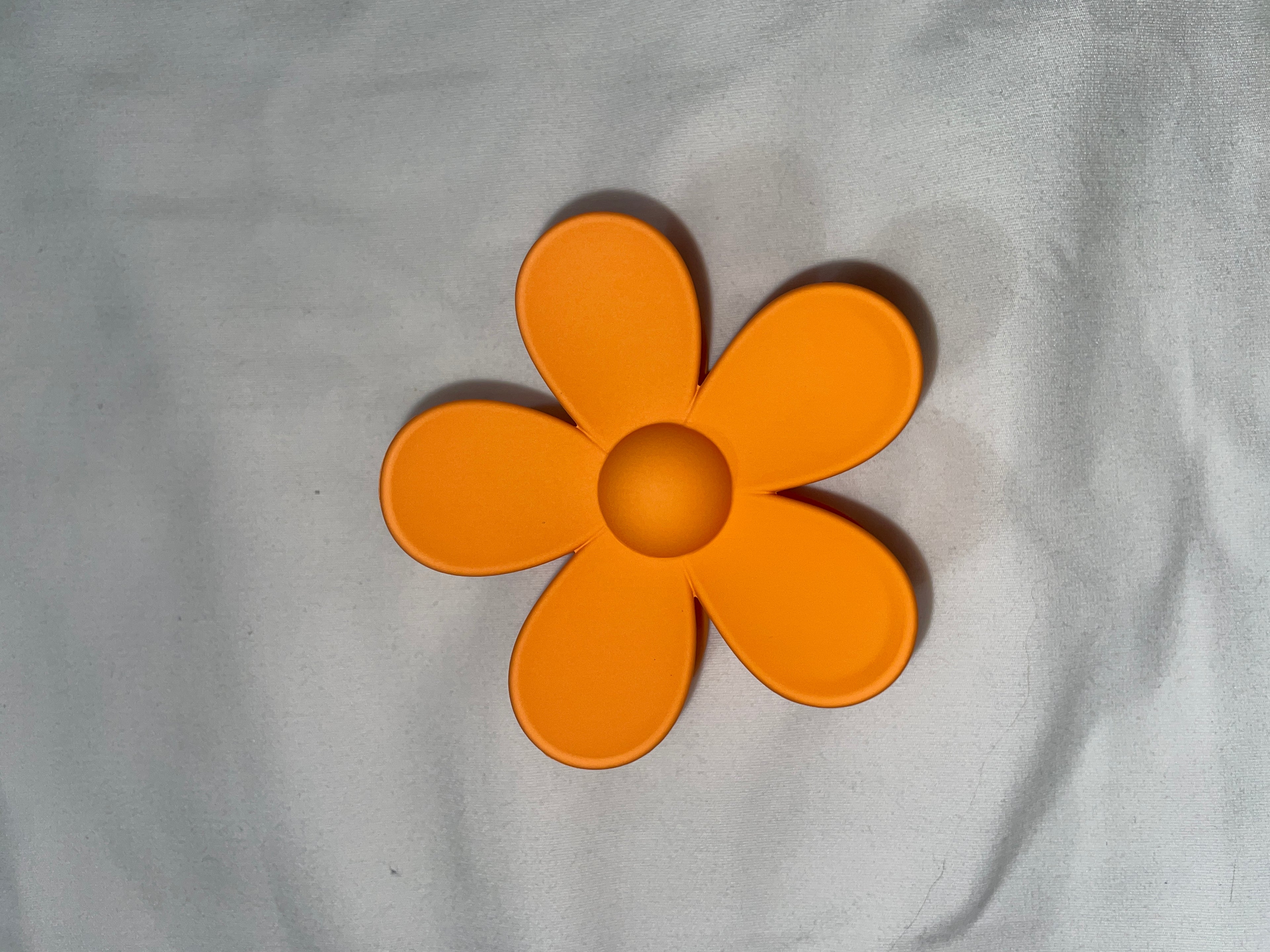 Flower claw clip