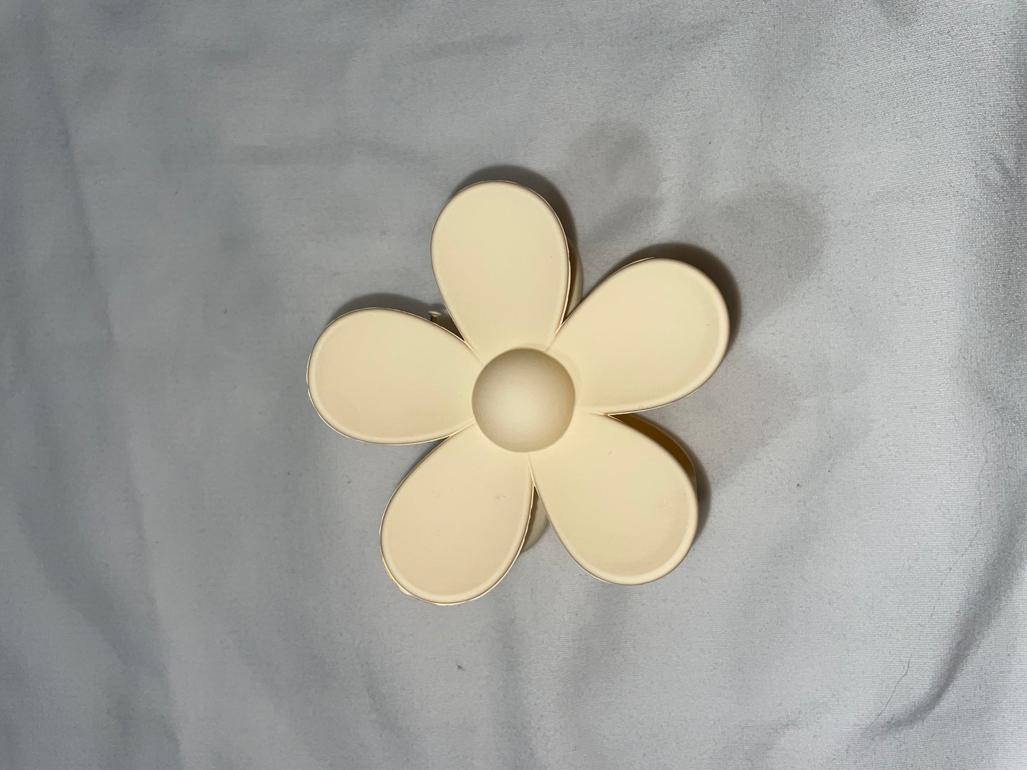 Flower claw clip